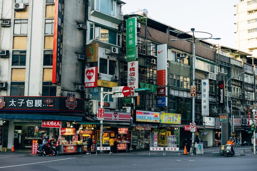 a busy street in China symbolises the economic power of the Chinese consumer market