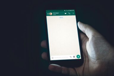 WhatsApp chat. Photo: Unsplash