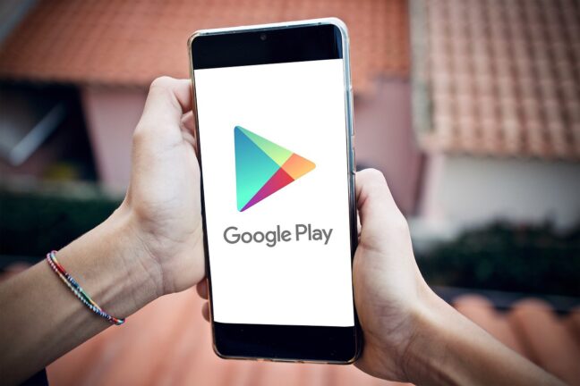 a telephone with Google play store