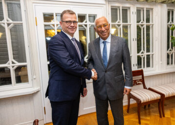 Council President António Costa (right) with Finnish PM Petteri Orpo