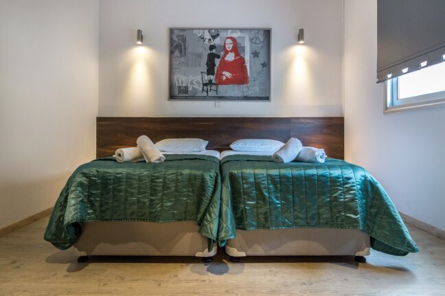 hotel double bed