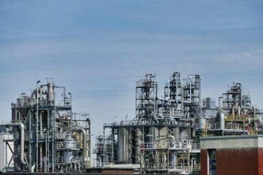 oil refinery, France