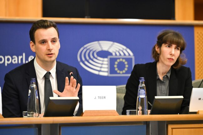 Mona Paulsen, Joris Teer