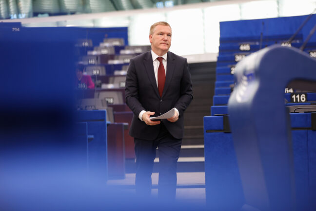 Commissioner Michael McGrath in the European Democracy Shield – very large online platform algorithms, foreign interference and the spread of disinformation. Photo: EP