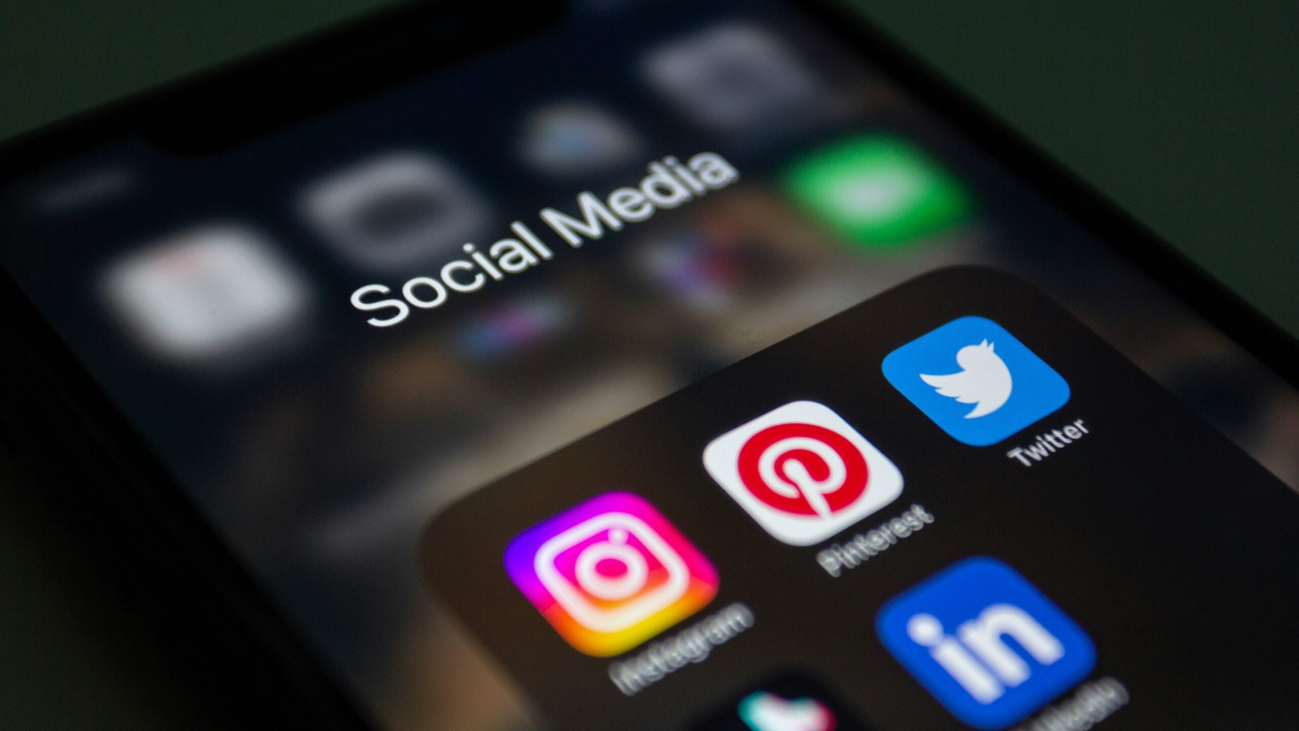 Child protection rules set to expire as EU lawmakers reject extension of ‘Chat Control 1.0’ - EU Perspectives