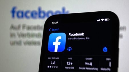 Smartphone screen displaying the Facebook app icon