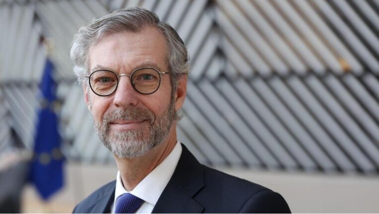 Robert de Groot, EIB