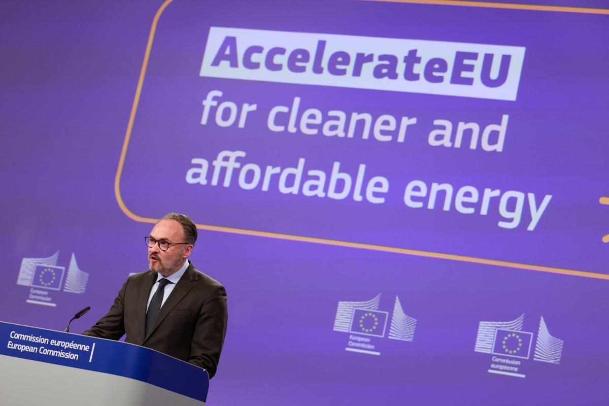 Commission doubles down on electrification in a new AccelerateEU