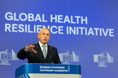 Commissioner Jozef Síkela speaks at a podium at the launch of the Global Health Resilience Initiative