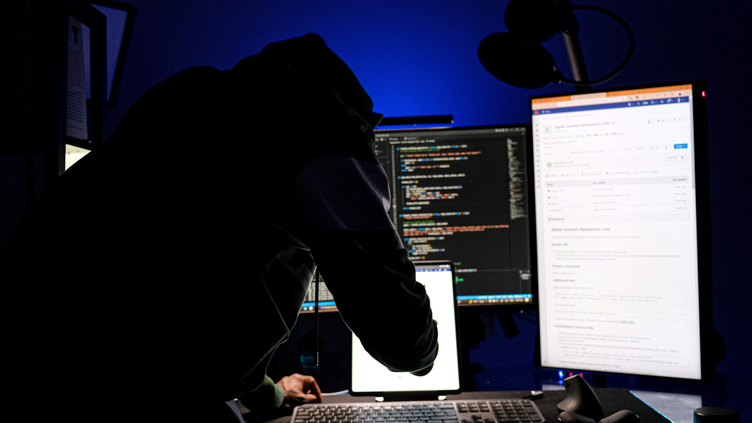 Photo: euperspectives.eu Anthropic Co-Founder Suggests Mandatory AI Kill Switches to Manage Risks