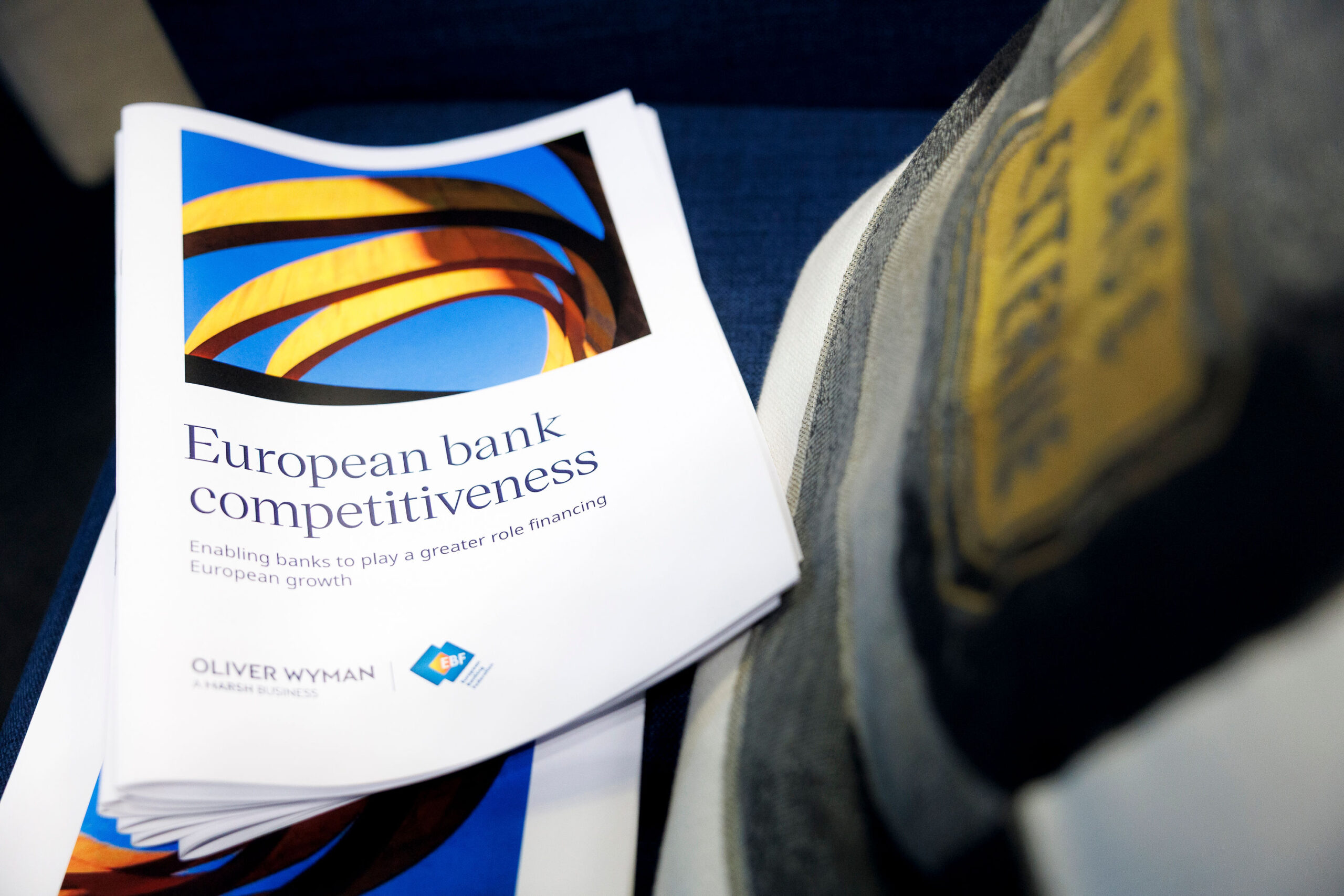 ビジネス・経済 Competitive Strategies European Banking From €800bn to €1.4tn: Europe's competitiveness bill keeps growing