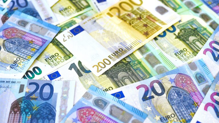 Euro banknotes