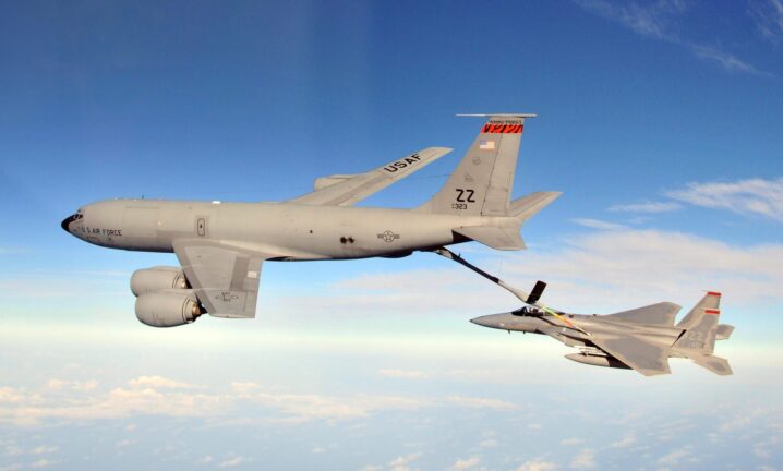 US KC-135 Tankers in Air