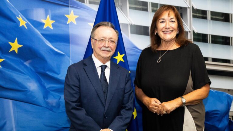 Commissioner for the Mediterranean and Demography Dubravka Šuica and Ceuta’s mayor-president Juan Jesús Vivas.