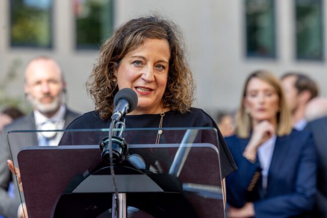 Ms García